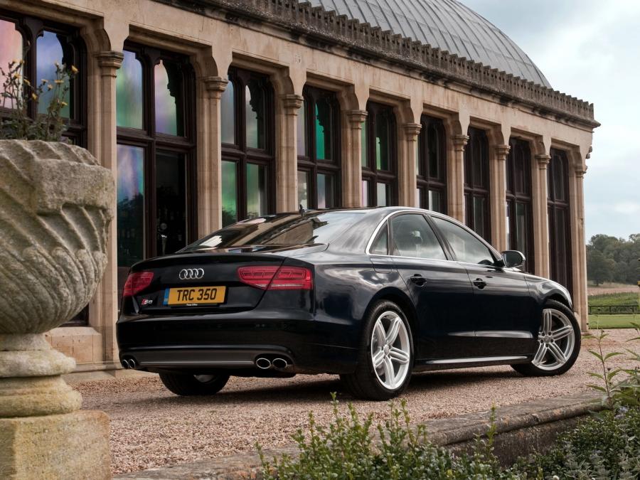  Audi S8 (D4) 2012 года  (UK) (фото 4 из 13)